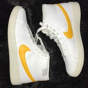 Nike Dunk High Court Royal Womens Size 7 DJ2005-100 White Gold